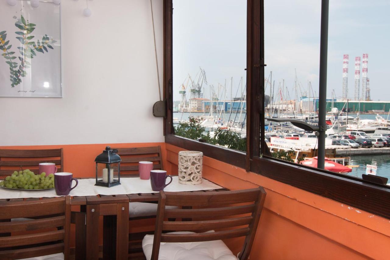 Harbour-Apartment With Sea View And Parking Spot Pula Exterior photo