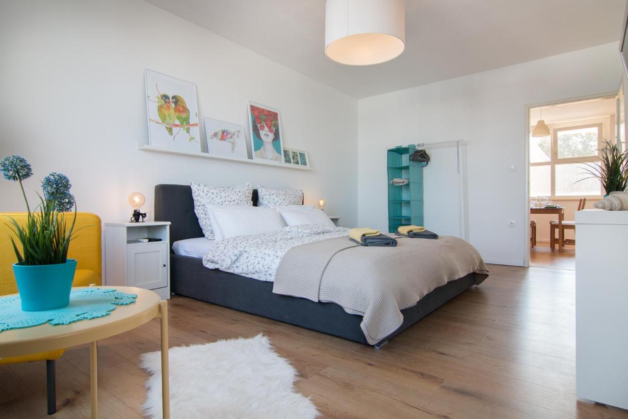 Harbour-Apartment With Sea View And Parking Spot Pula Exterior photo